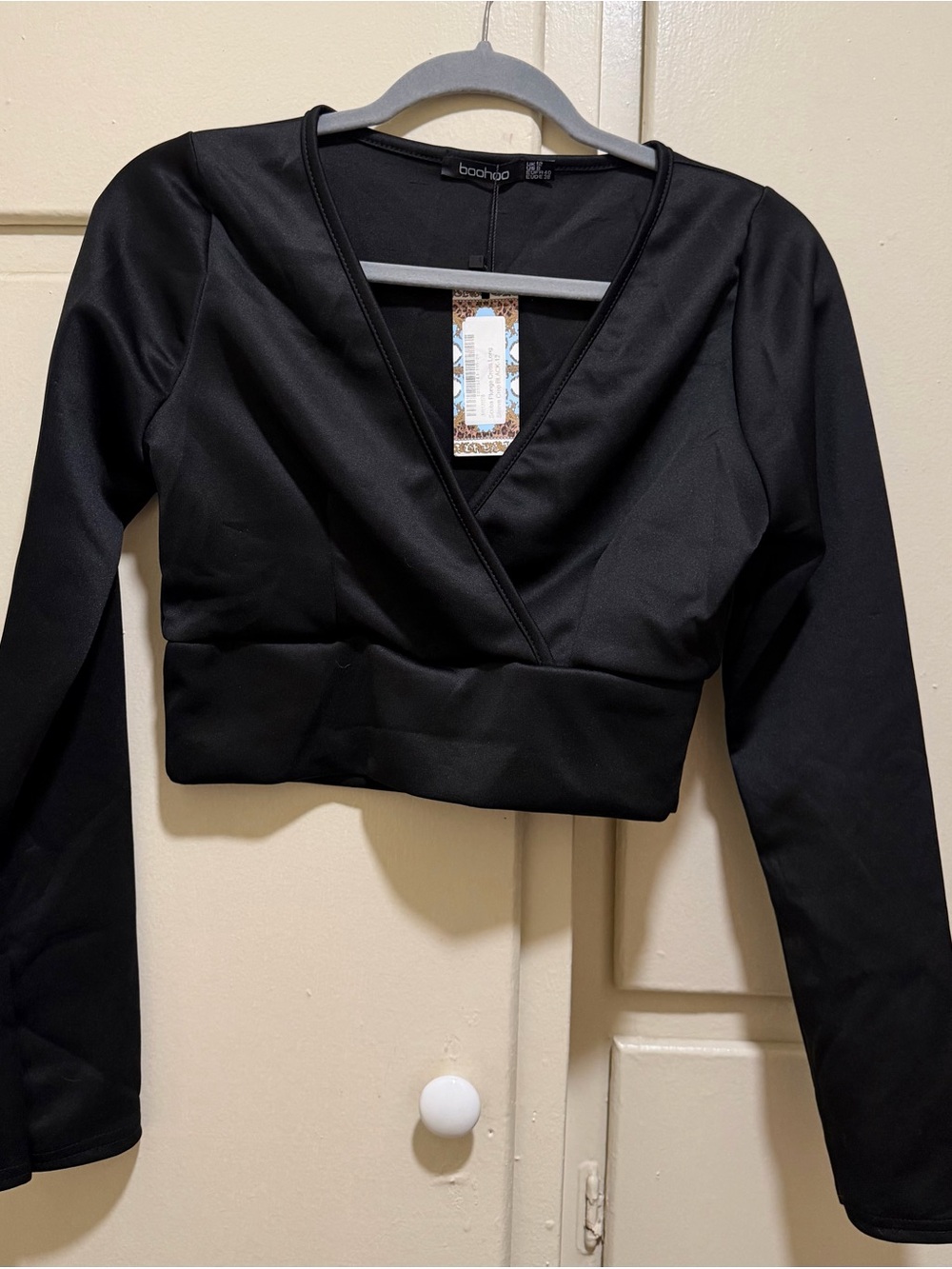 New boohoo scuba plunge cross. Long sleeve cropped top size 8